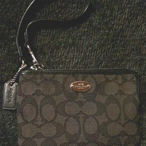 Coach small signature wristlet